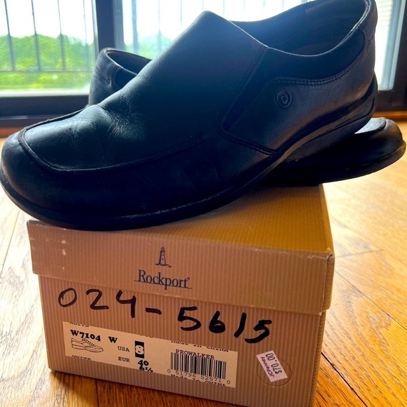 Rockport Black Leather Flats Sleek Minimalist Design - Picture 7 of 10